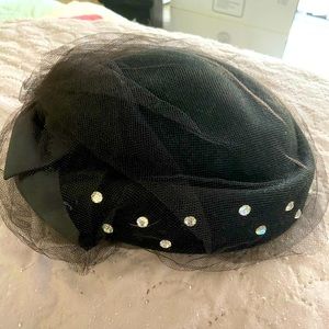 Woman’s Vintage Hats Lot of Four